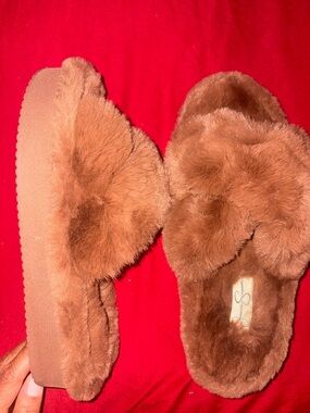 Comfy Jessica Simpson Brown Faux Fur Slide Slippers